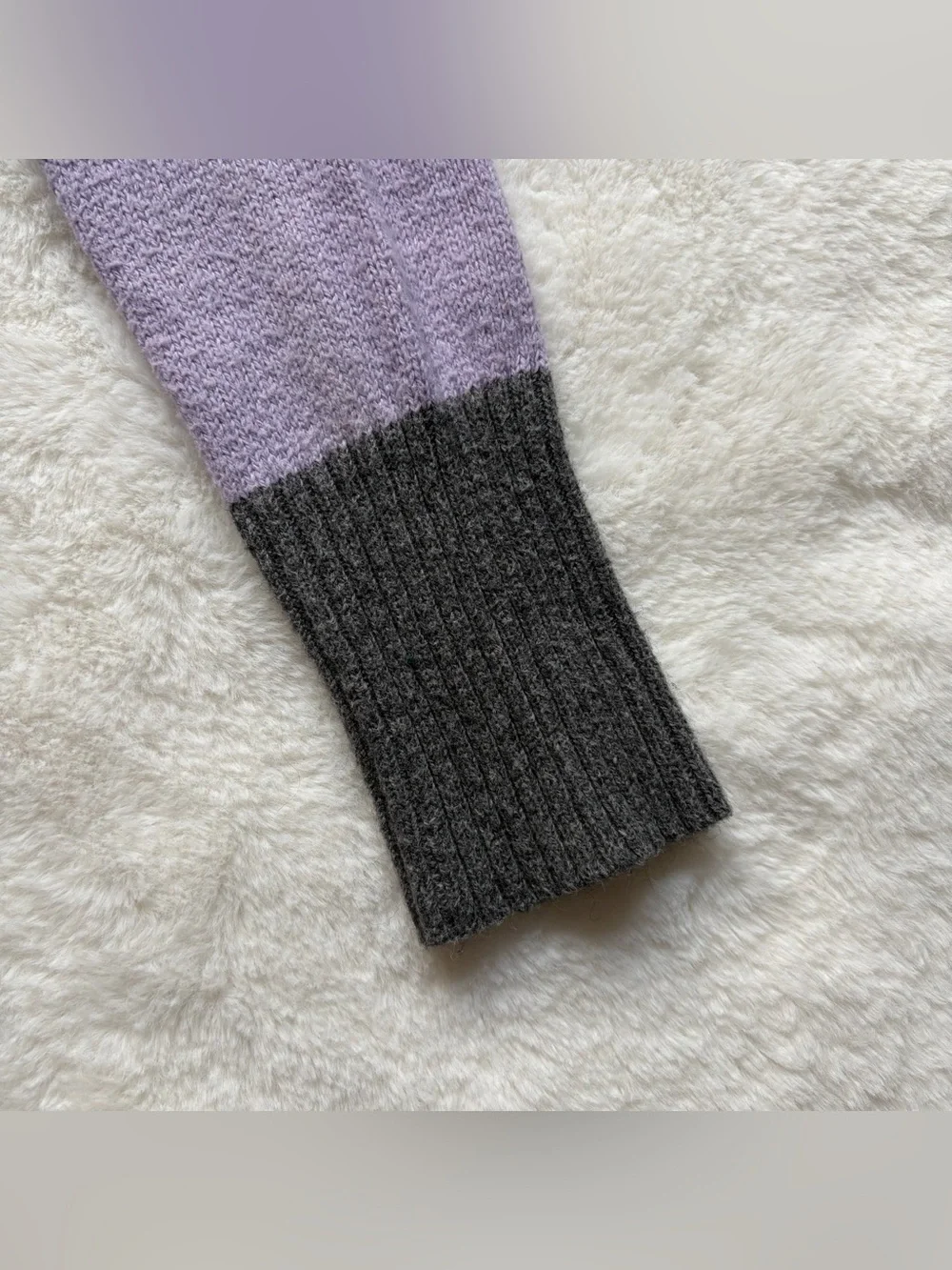 Old Navy Women’s V-Neck Sweater - Gray Purple Striped Long Sleeve, Size Small